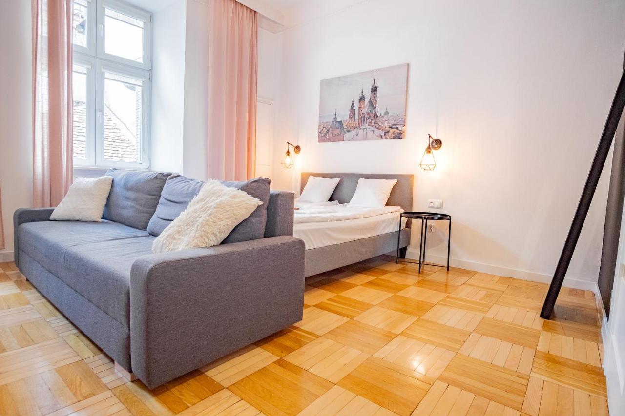 Apartments Florianska 24 Krakow Bagian luar foto