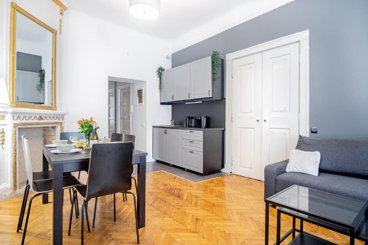 Apartments Florianska 24 Krakow Bagian luar foto